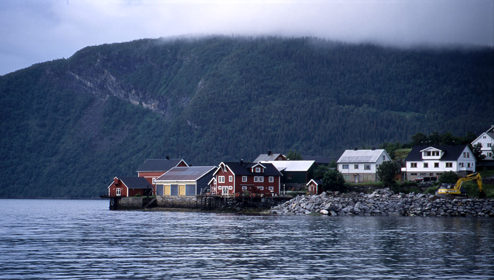 fotka / image z trajektu z Leirviky do Hemnesbergetu, Norsko - z Osla dl na sever