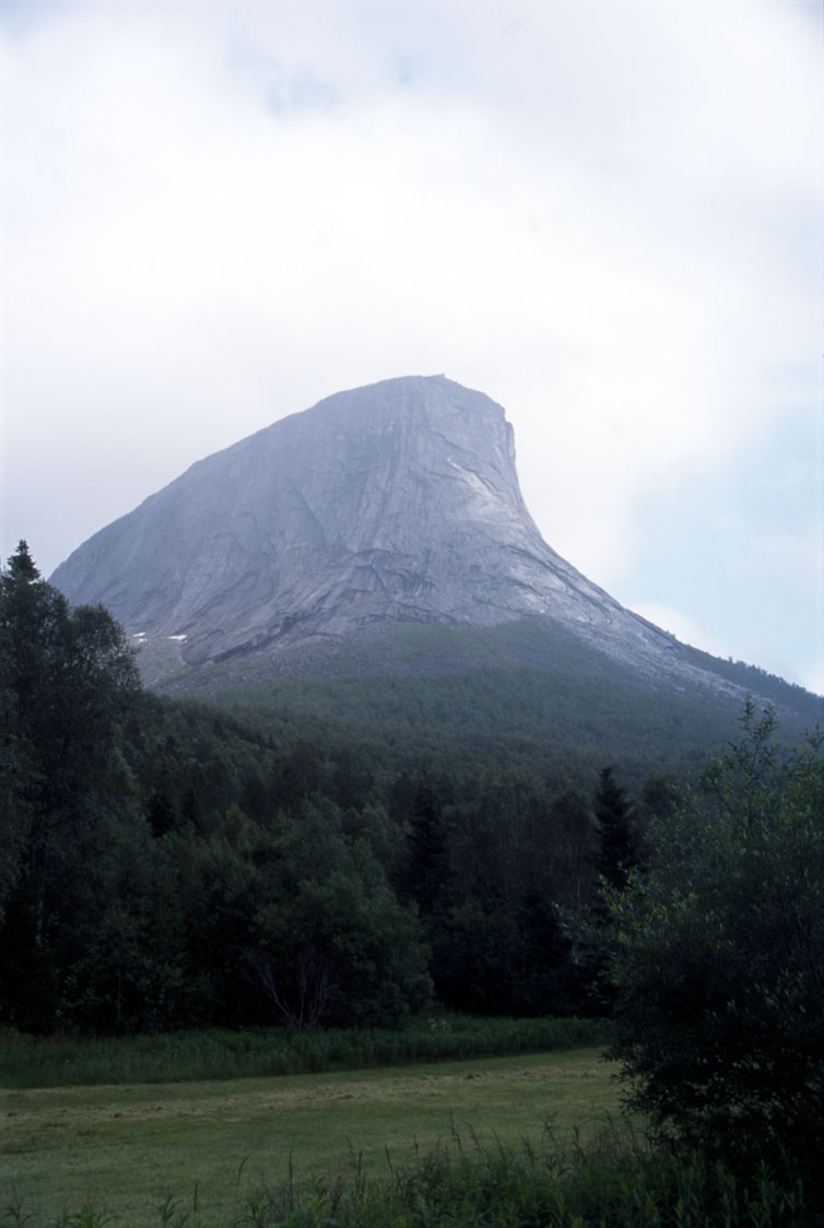 fotka / image impozantn Krakmotinden, Norsko - Svartisen a Lofoty