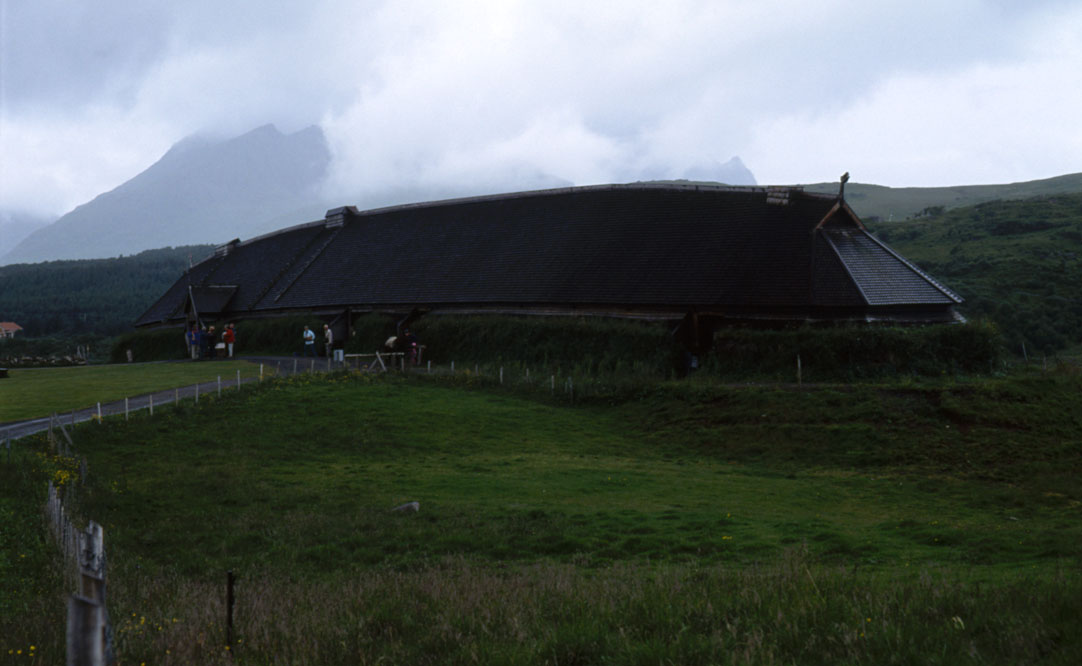 fotka / image muzeum ve vsi Borg - replika domu Viking, Norsko - Svartisen a Lofoty