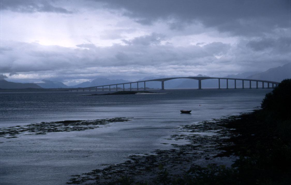 fotka / image na podobnm (nebo tomhle?) most nam vtr ufoukl rakev, Norsko - z Lofot zptky dom