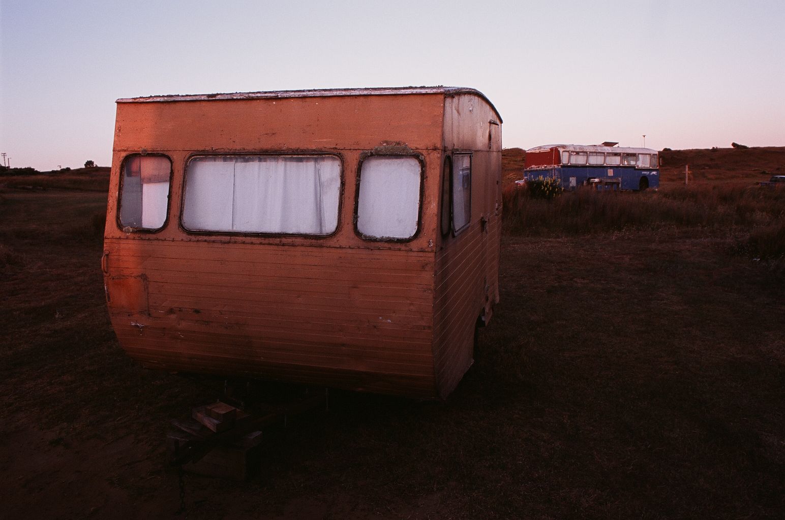 fotka / image informal campsite na Waiia beach, z Aucklandu do Wellingtonu