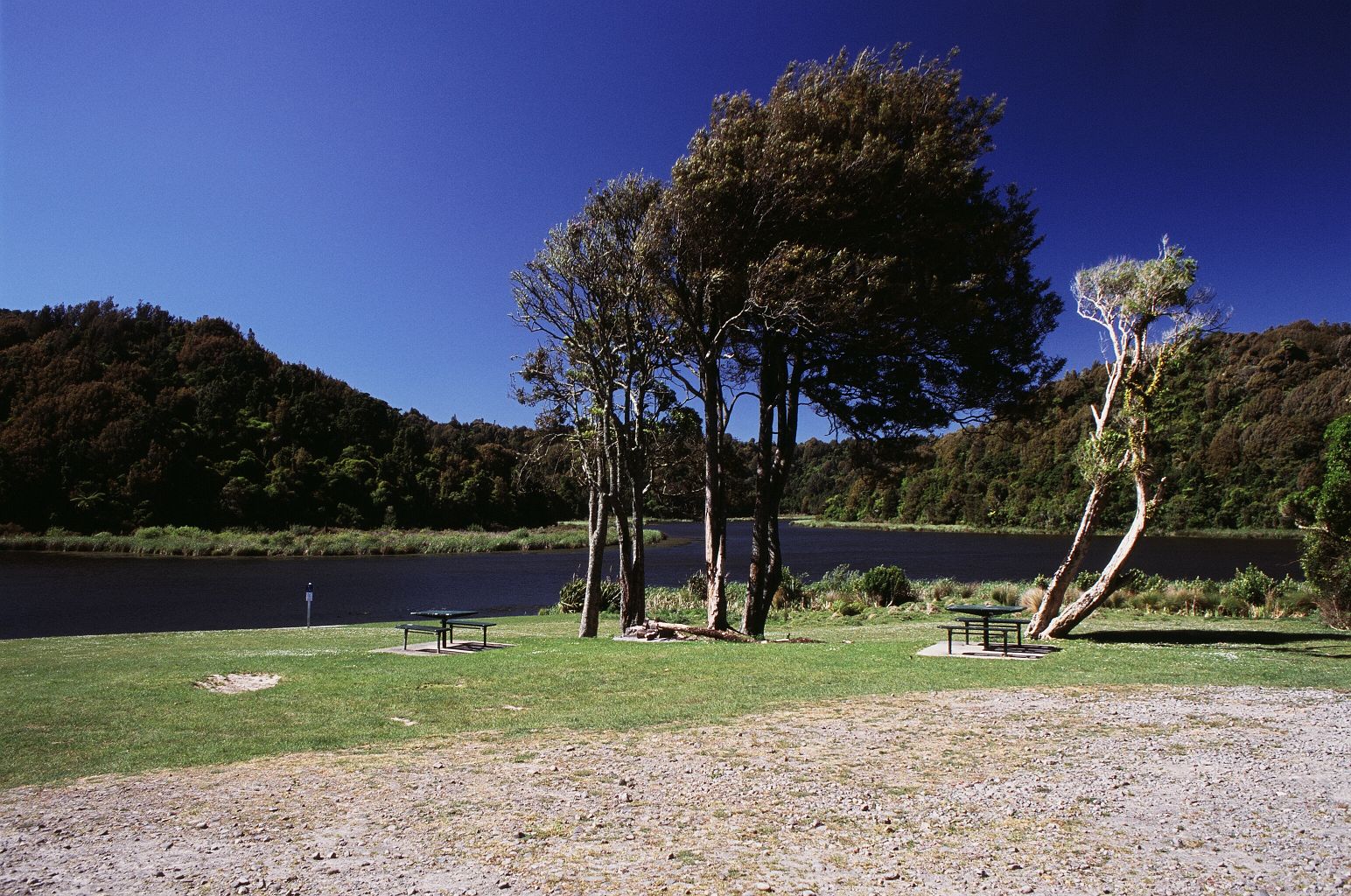 fotka / image jezerni rezervace, z Aucklandu do Wellingtonu