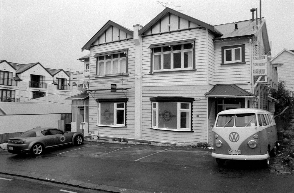fotka / image Wellington - Ghuznee St, New Zealand, black&white