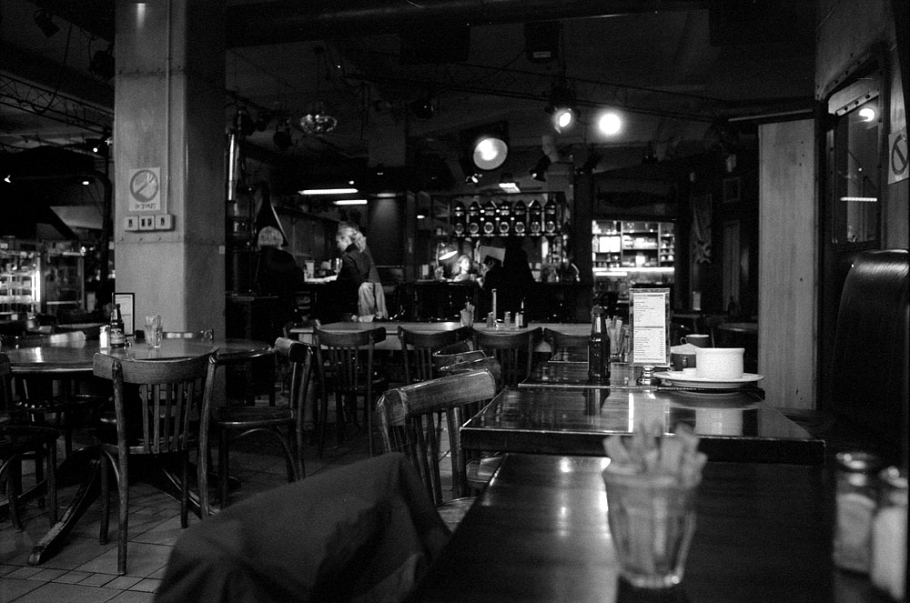 fotka / image Wellington - Caffe L'Affare, New Zealand, black&white