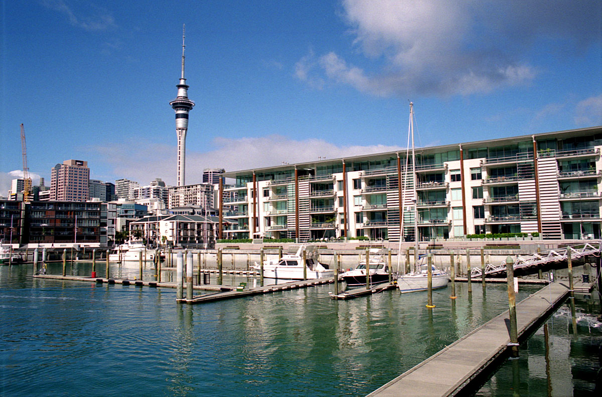 fotka / image modern zstavba u marny, zimn Auckland, New Zealand