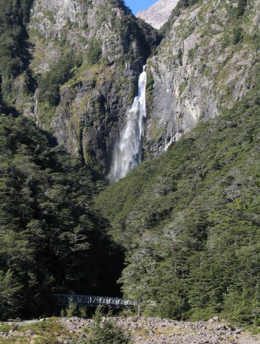 foto / image 130 m vysoký vodpád v Arthur's Pass