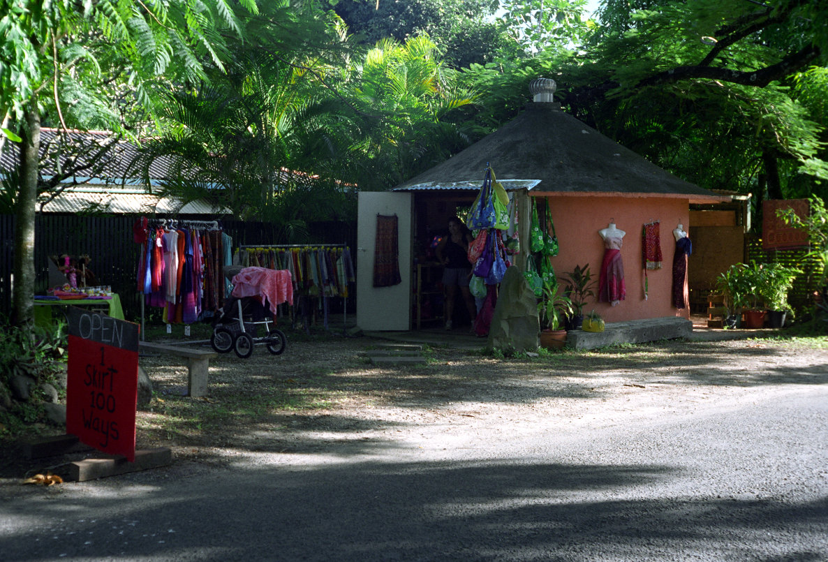 fotka / image stnek se suvenry, Cook Islands