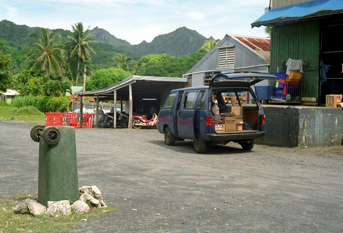 fotka / image skryto ped turisty, Cook Islands